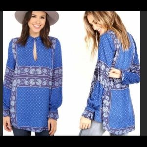 Free People XS Floral Boho Gypsy Long Sleeve Dark Blue Tunic Shirt Flowy EUC